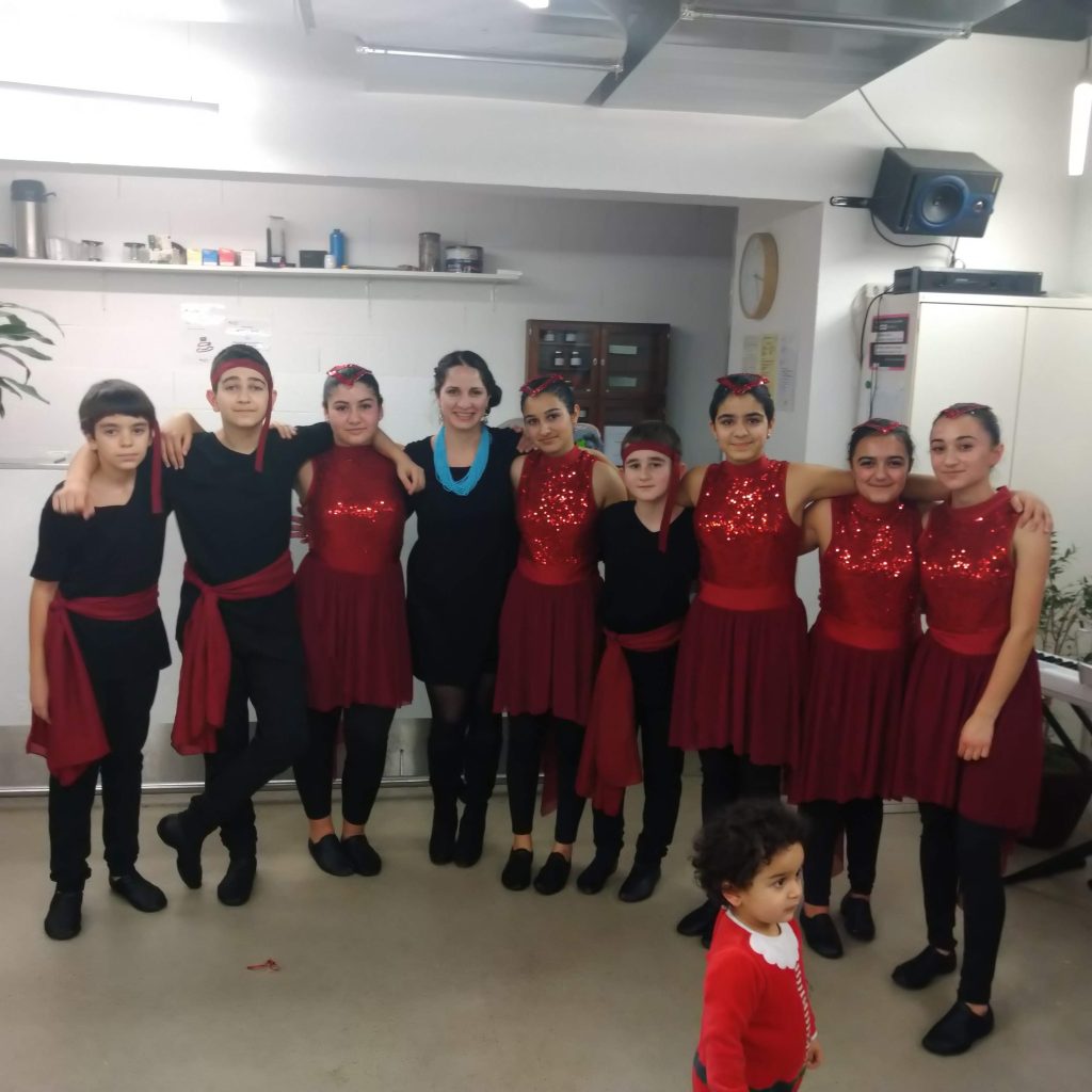 Troupe de danse en costume traditionnel